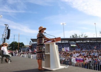 Estamos fuertes porque no traicionamos al pueblo de México: presidenta; 2.8 millones de veracruzanos reciben Programas para el Bienestar