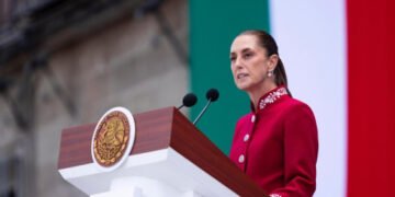 México no será colonia ni protectorado de nadie; no se doblega, no se arrodilla y nunca se vende: presidenta en Desfile Cívico Militar