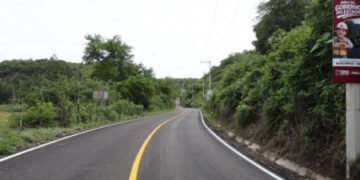 Gobierno estatal abre conexión con Morelos con la pavimentación de la carretera Achichipico – San Miguel