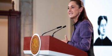 En 5 años, aumentó en 7 millones el número de mexicanos con agua entubada en su vivienda; se invierte 180 mil mdp en obras: presidenta